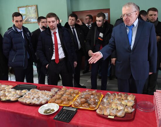 Russian presidential candidates cast their votes