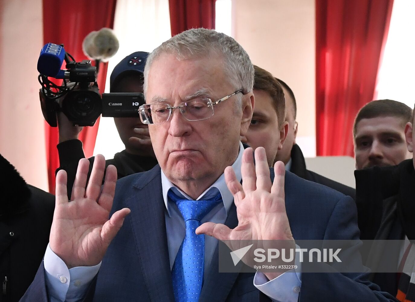 Russian presidential candidates cast their votes