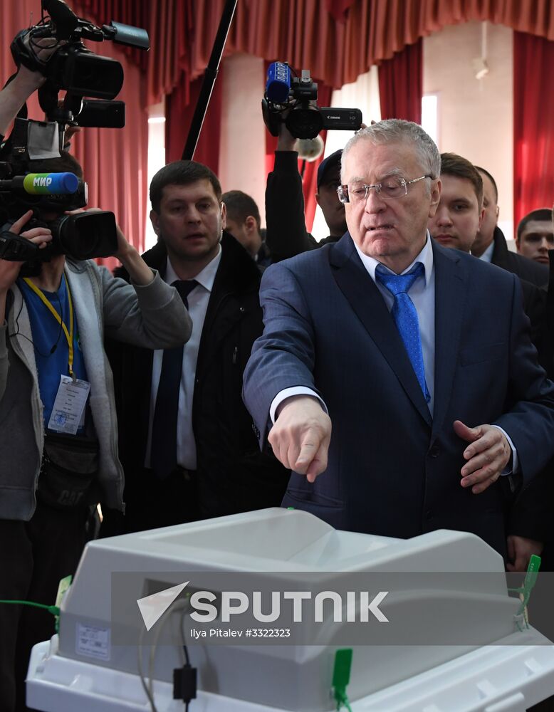 Russian presidential candidates cast their votes