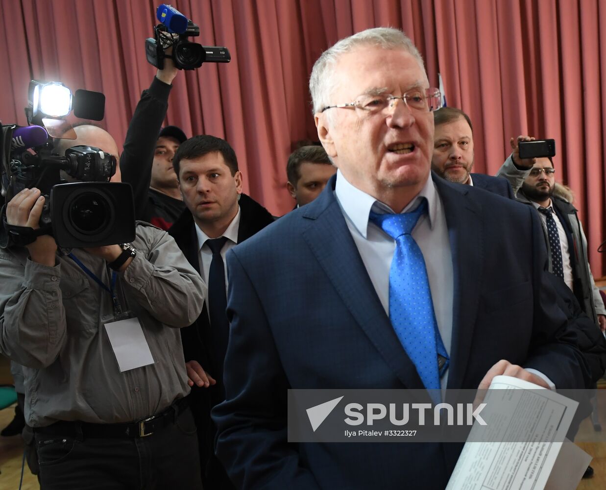 Russian presidential candidates cast their votes