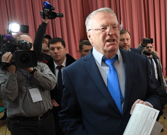 Russian presidential candidates cast their votes