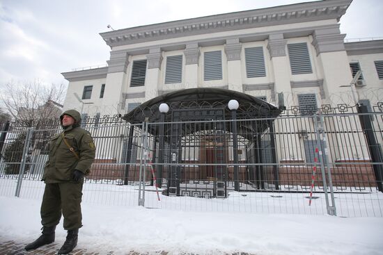 Russian citizens in Ukraine blocked from voting in Russian presidential election