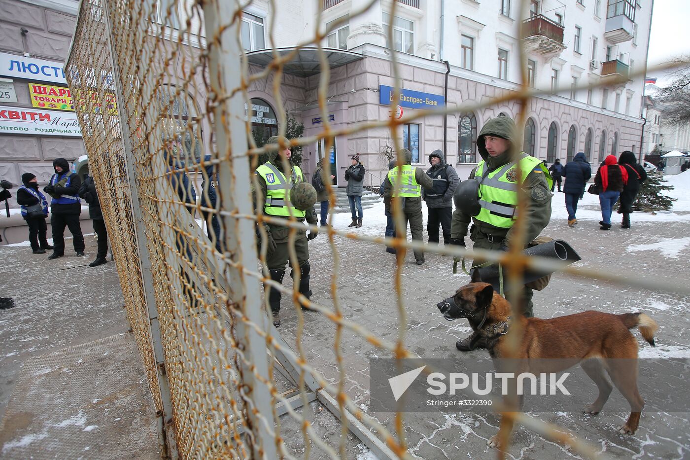 Russian citizens in Ukraine blocked from voting in Russian presidential election