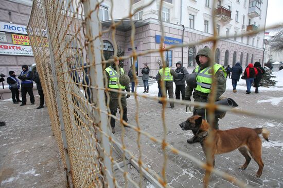 Russian citizens in Ukraine blocked from voting in Russian presidential election