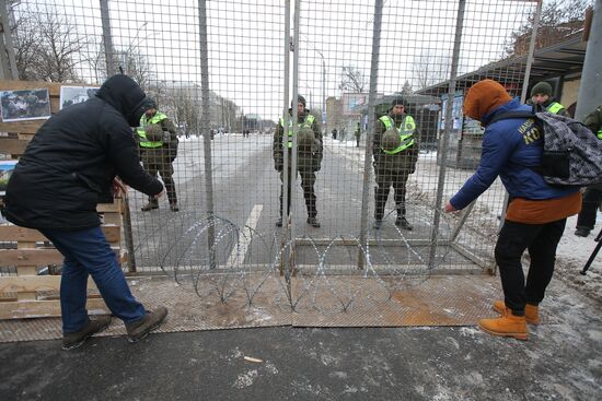 Russian citizens in Ukraine blocked from voting in Russian presidential election