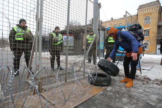 Russian citizens in Ukraine blocked from voting in Russian presidential election