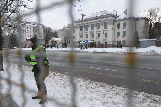 Russian citizens in Ukraine blocked from voting in Russian presidential election