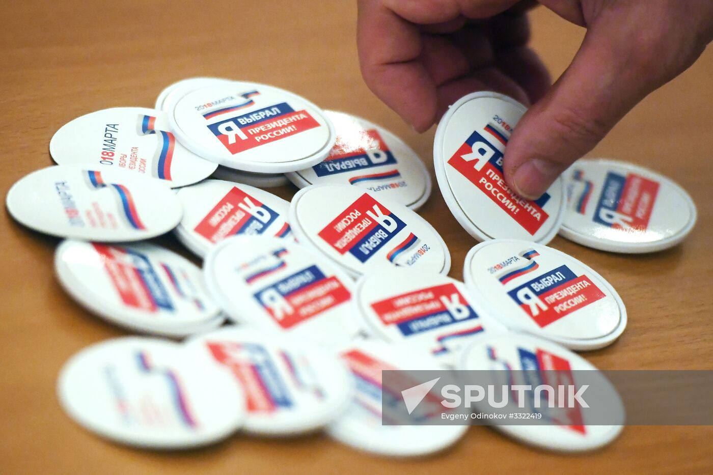 Russian presidential candidates cast their votes
