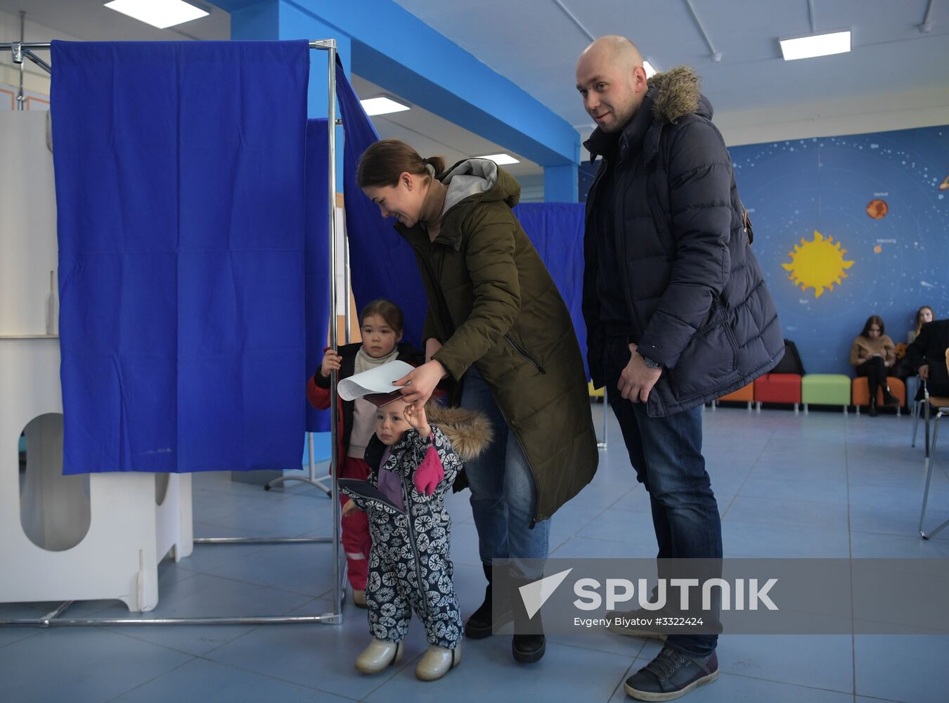 Russian presidential candidates cast their votes