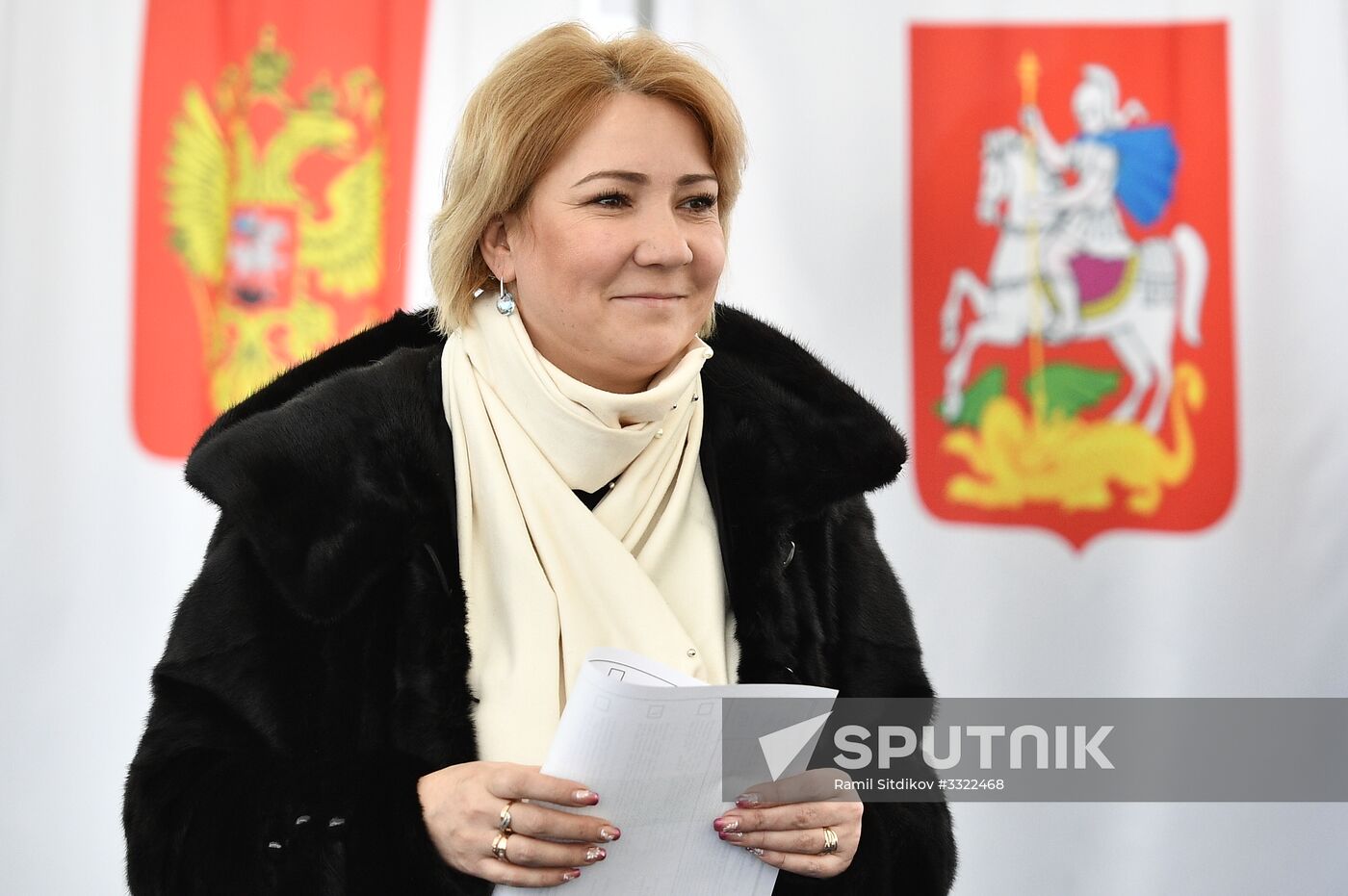 Russian presidential candidates cast their votes