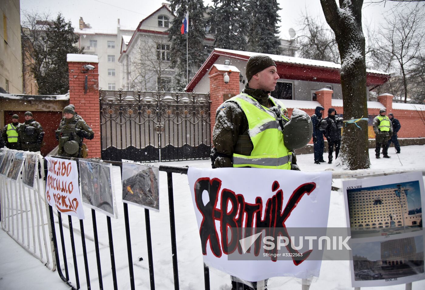 Russian citizens in Ukraine blocked from voting in Russian presidential election