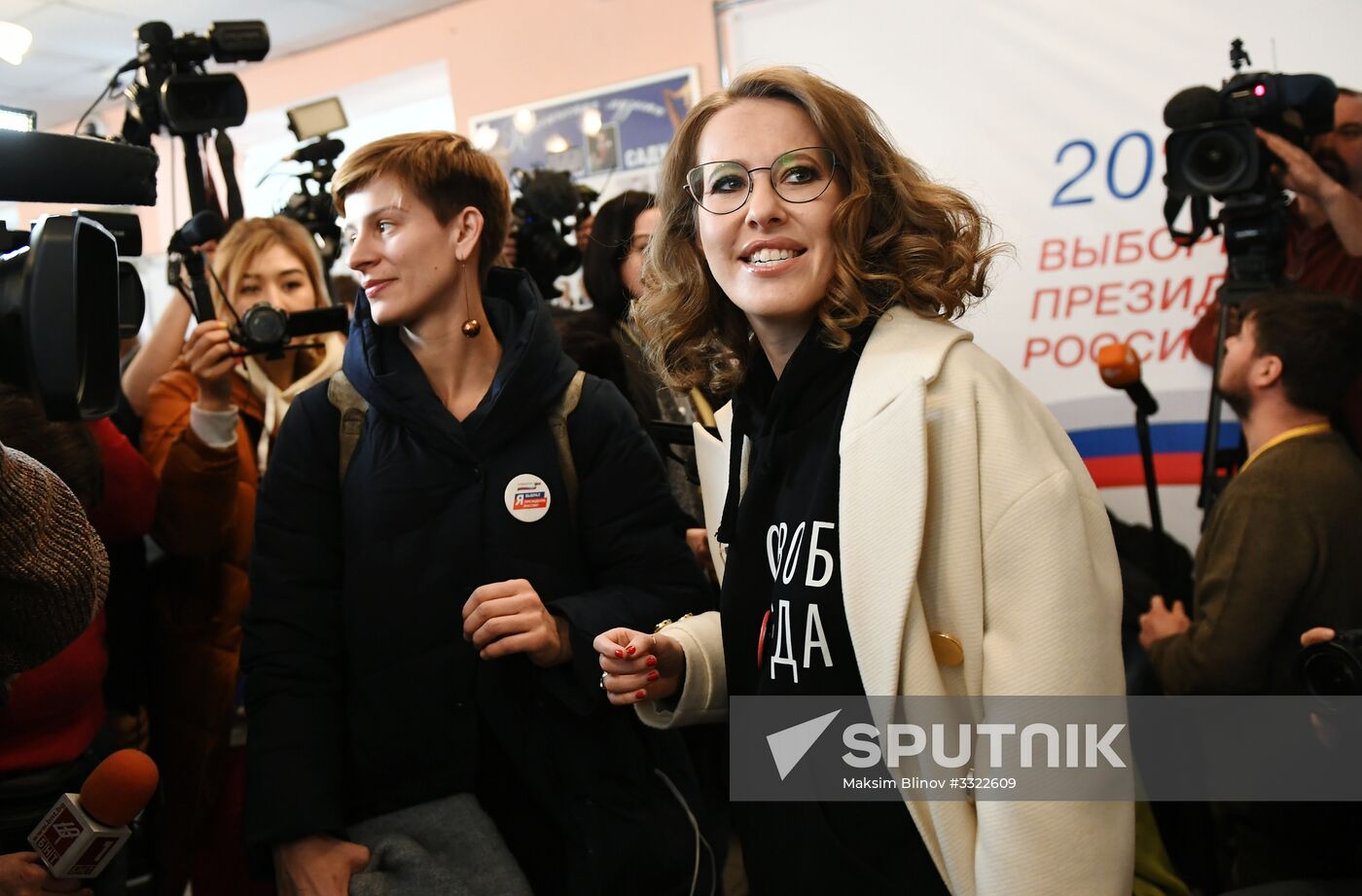 Russian presidential candidates cast their votes