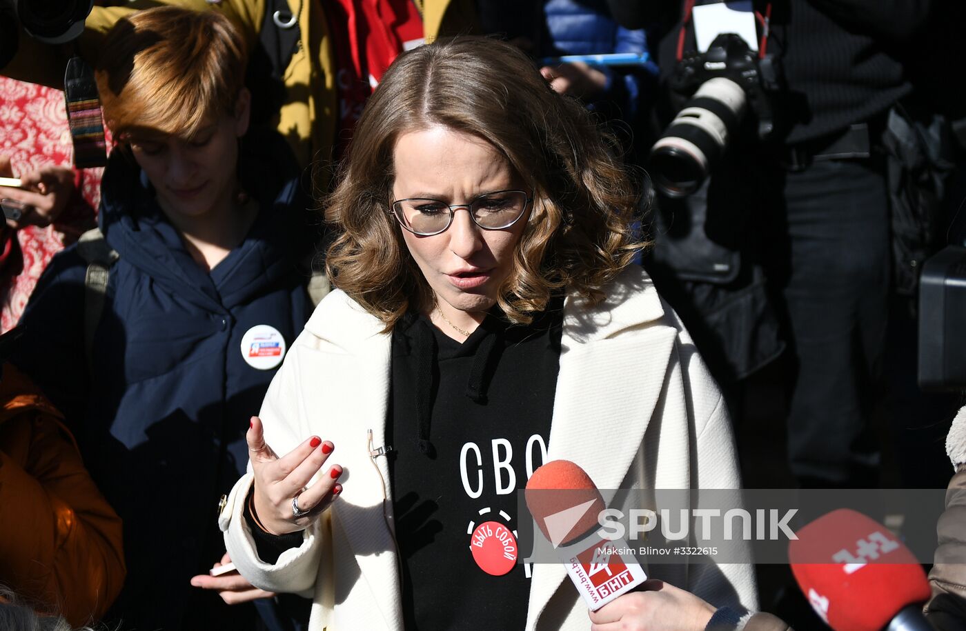 Russian presidential candidates cast their votes