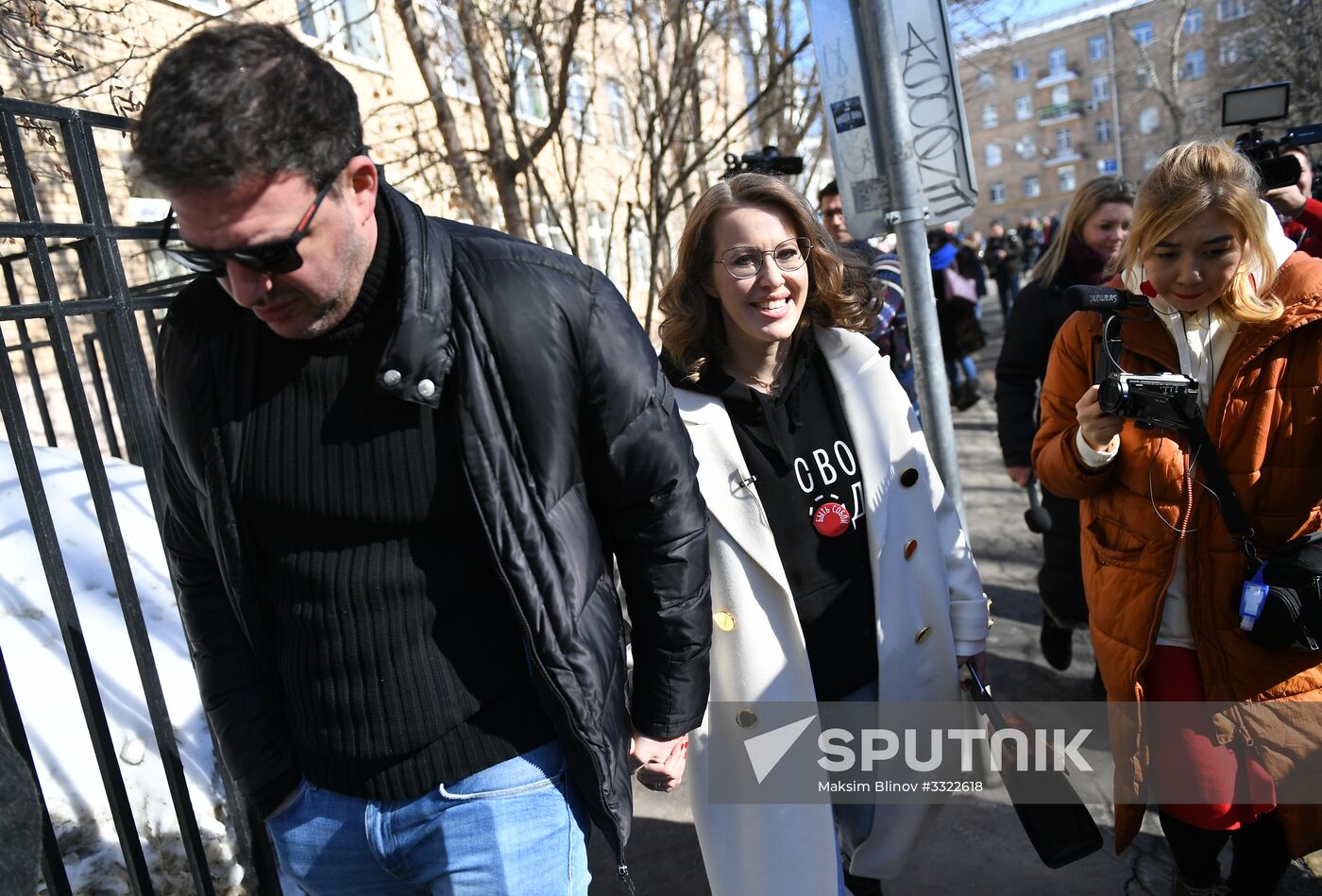 Russian presidential candidates cast their votes