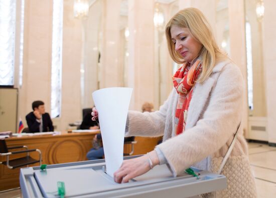 Voting in Russian presidential election abroad