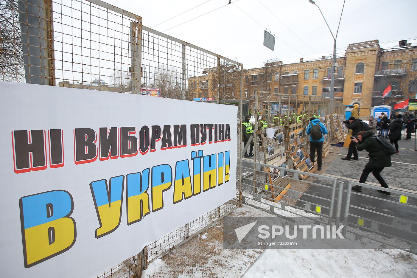 Russian citizens in Ukraine blocked from voting in Russian presidential election