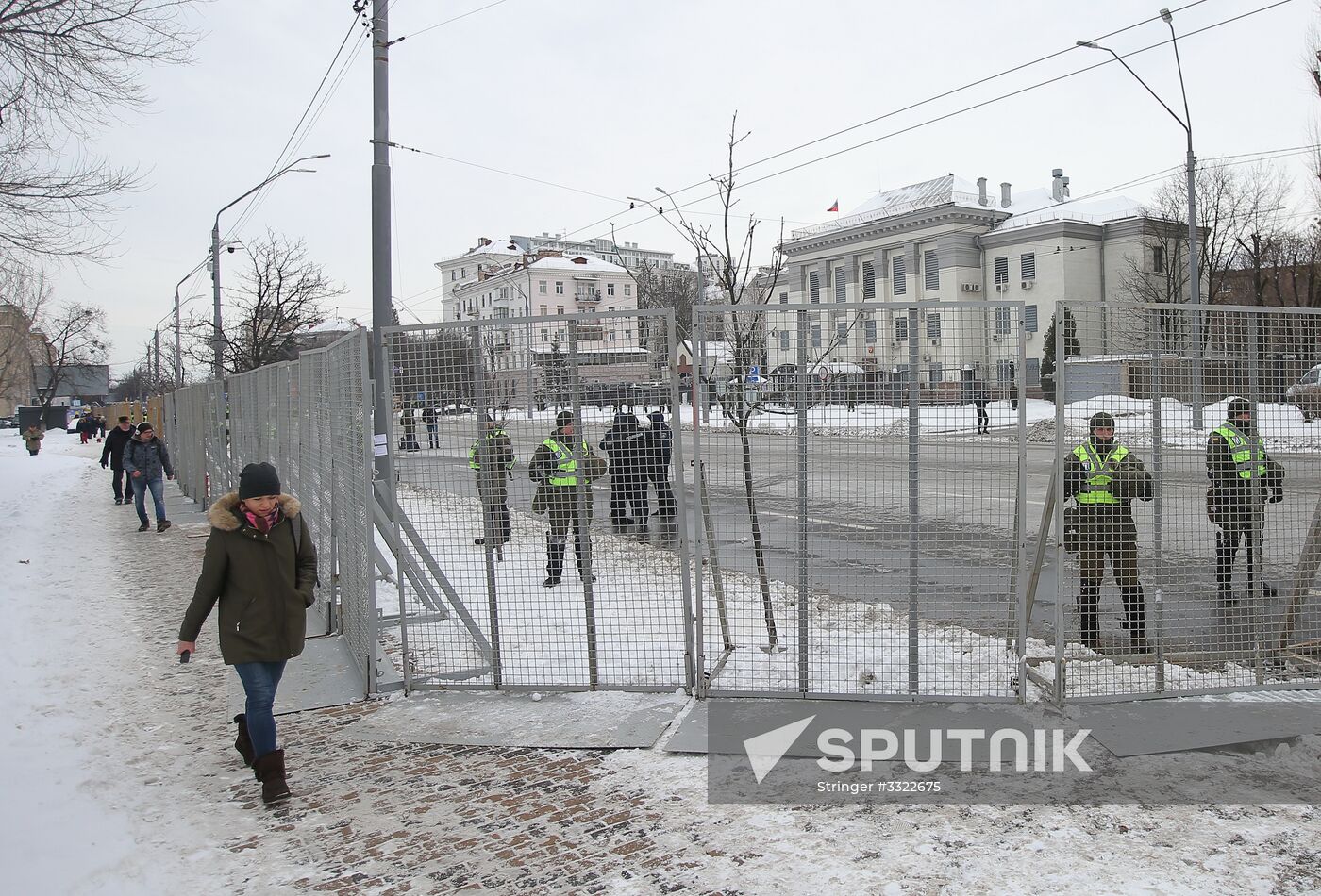 Russian citizens in Ukraine blocked from voting in Russian presidential election