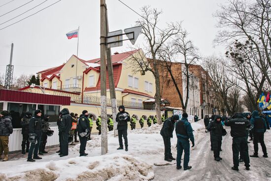 Russian citizens in Ukraine blocked from voting in Russian presidential election