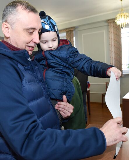 Voting in Russian presidential election abroad
