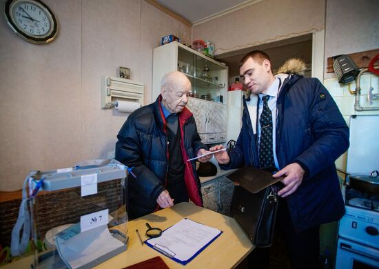 Voting in Russian presidential election abroad