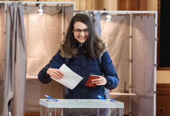 Voting in Russian presidential election abroad