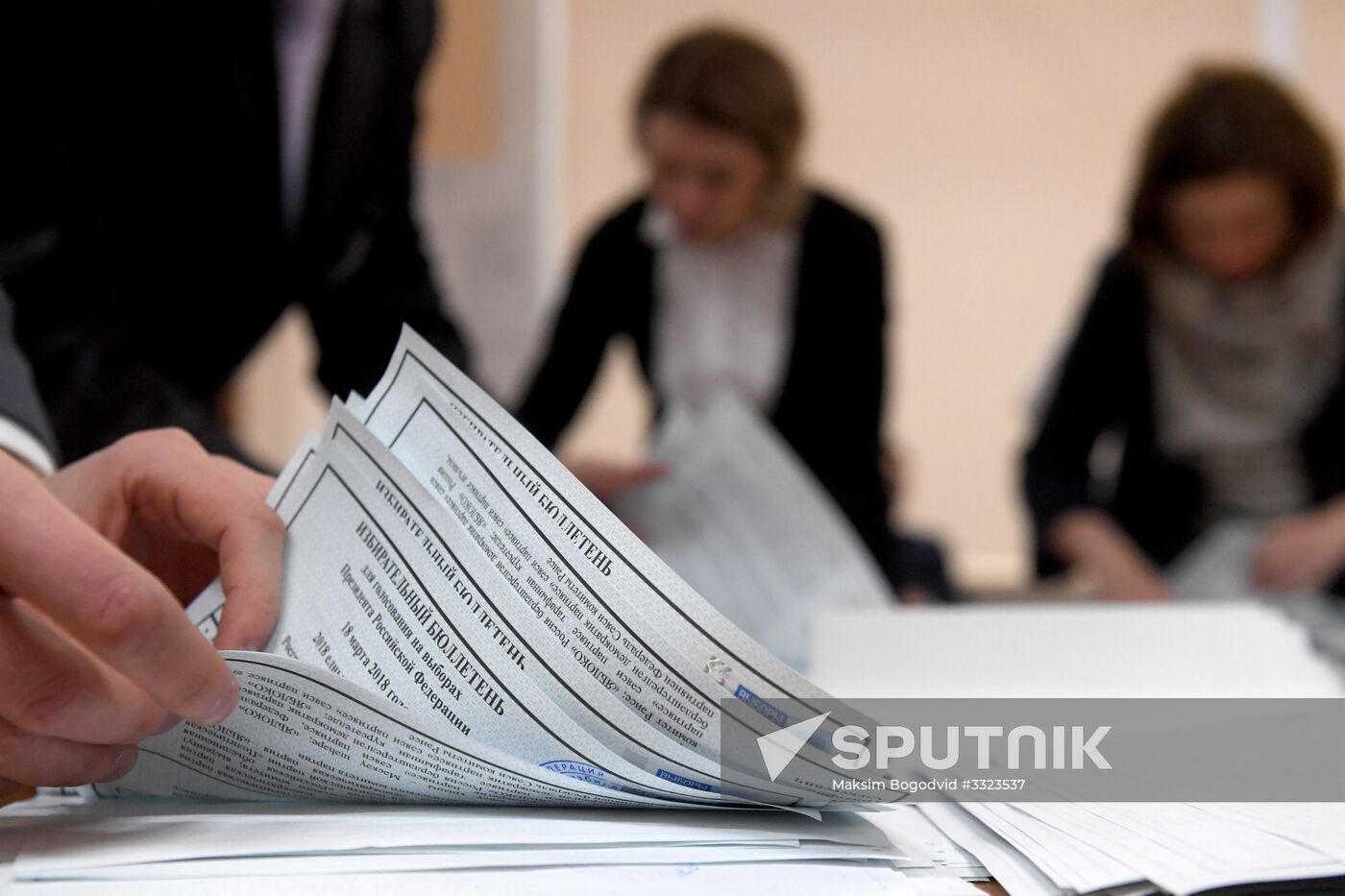 Votes counted at Russian presidential elections