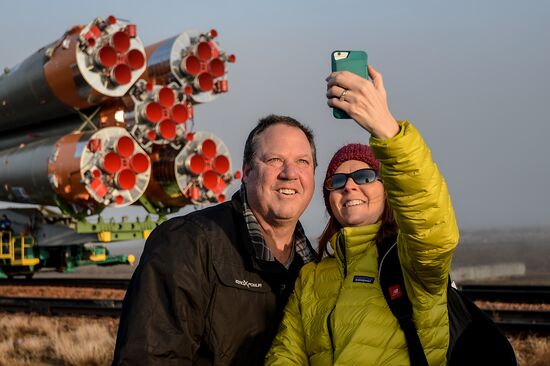 Soyuz-FG carrier rocket with Soyuz MS-08 crewed spacecraft moved to launch pad