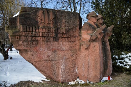 Monuments to Soviet soldiers in Poland