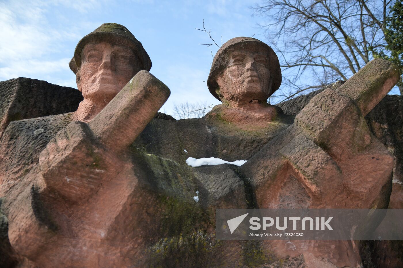 Monuments to Soviet soldiers in Poland
