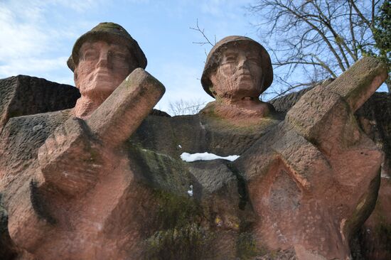 Monuments to Soviet soldiers in Poland