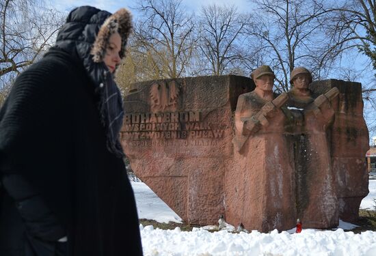 Monuments to Soviet soldiers in Poland