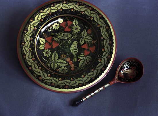 Khokhloma painting