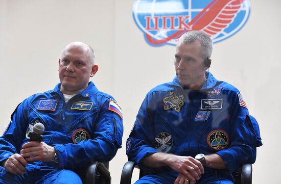 News conference with ISS-55/56 main and backup crews