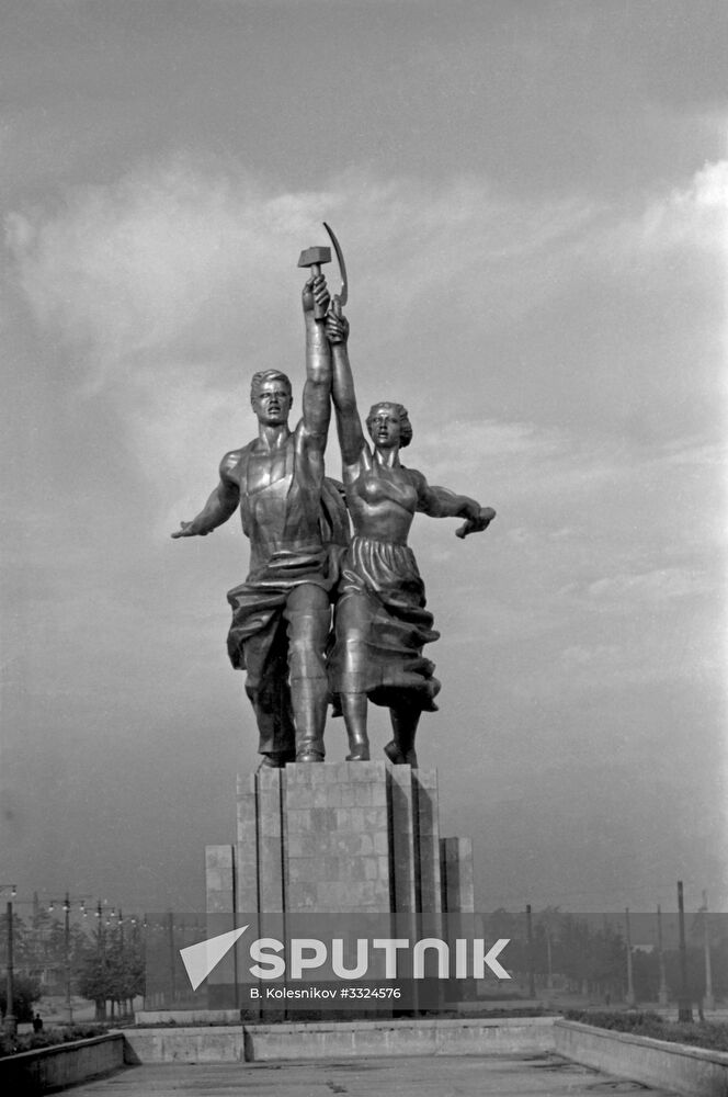 Worker and Kolkhoz Woman by Vera Mukhina