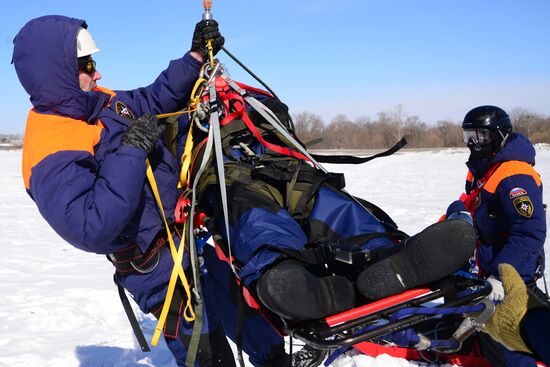 Airborne landing drill of EMERCOM rescuers in Khabarovsk Territory