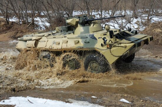 Pacific Fleet Marines get new BTR-82A armored personnel carriers