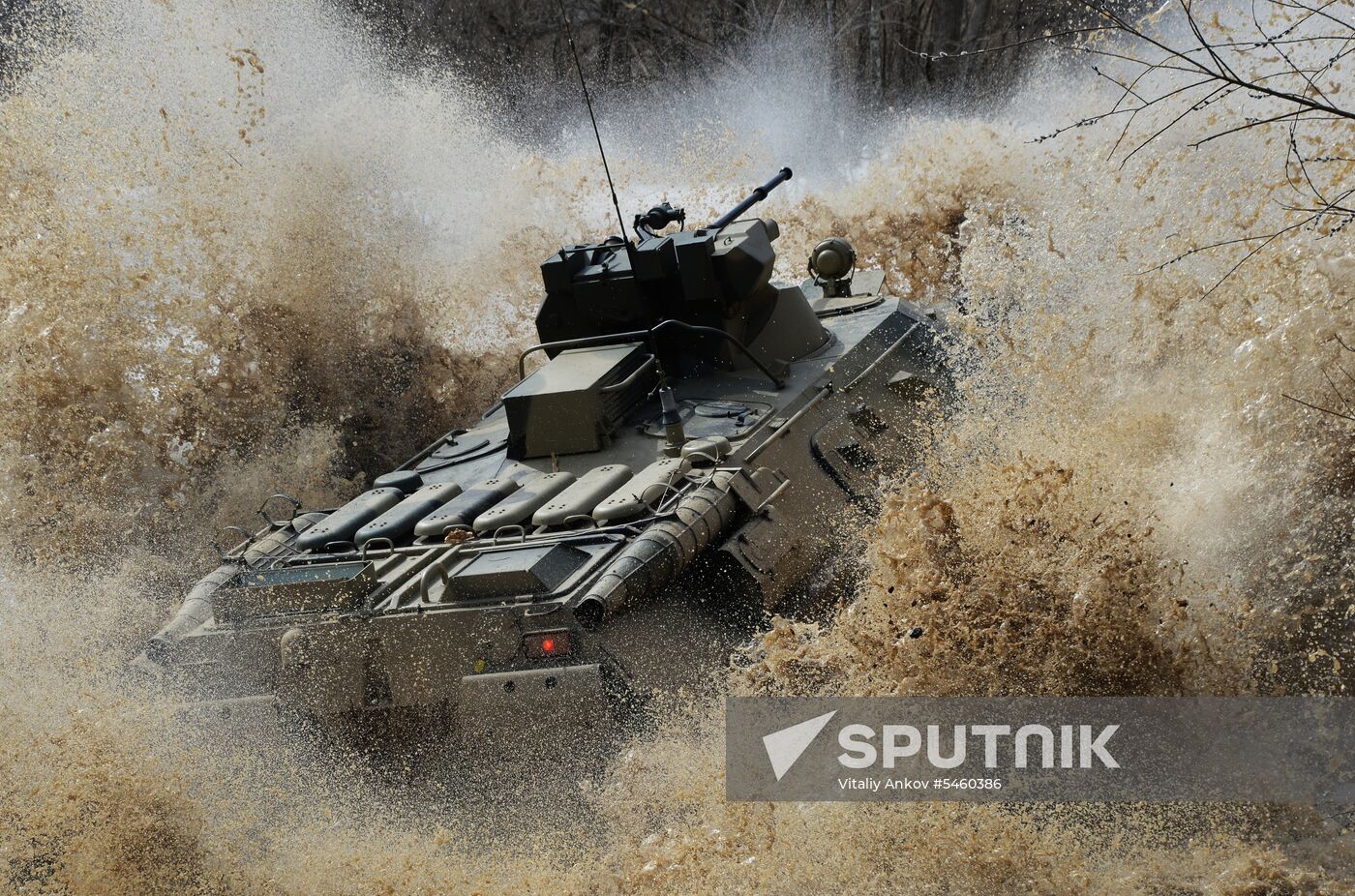 Pacific Fleet Marines get new BTR-82A armored personnel carriers
