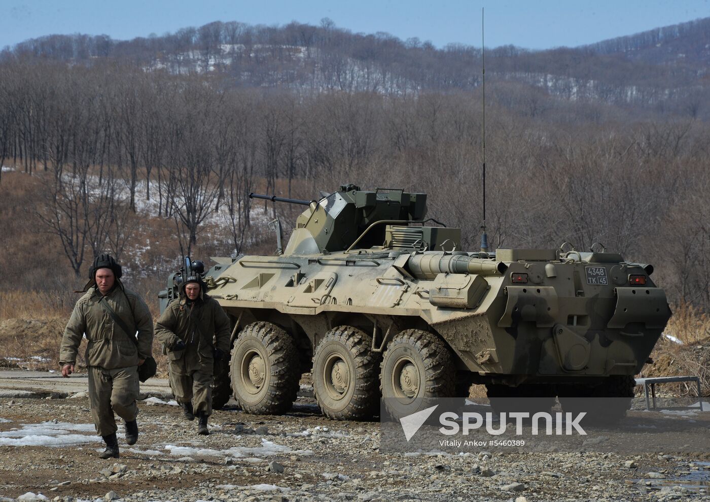 Pacific Fleet Marines get new BTR-82A armored personnel carriers