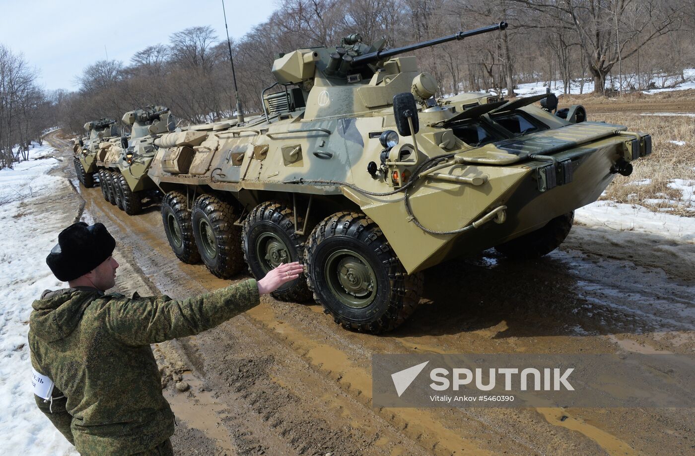 Pacific Fleet Marines get new BTR-82A armored personnel carriers