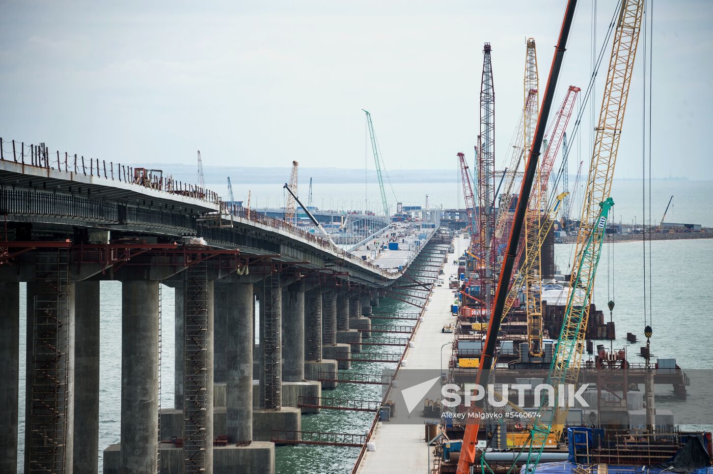 Crimean Bridge under construction