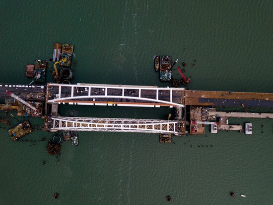 Crimean Bridge under construction