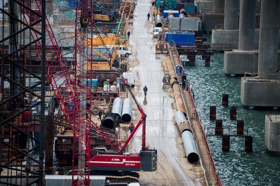 Crimean Bridge under construction