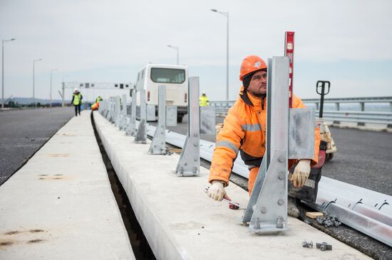 Crimean Bridge under construction