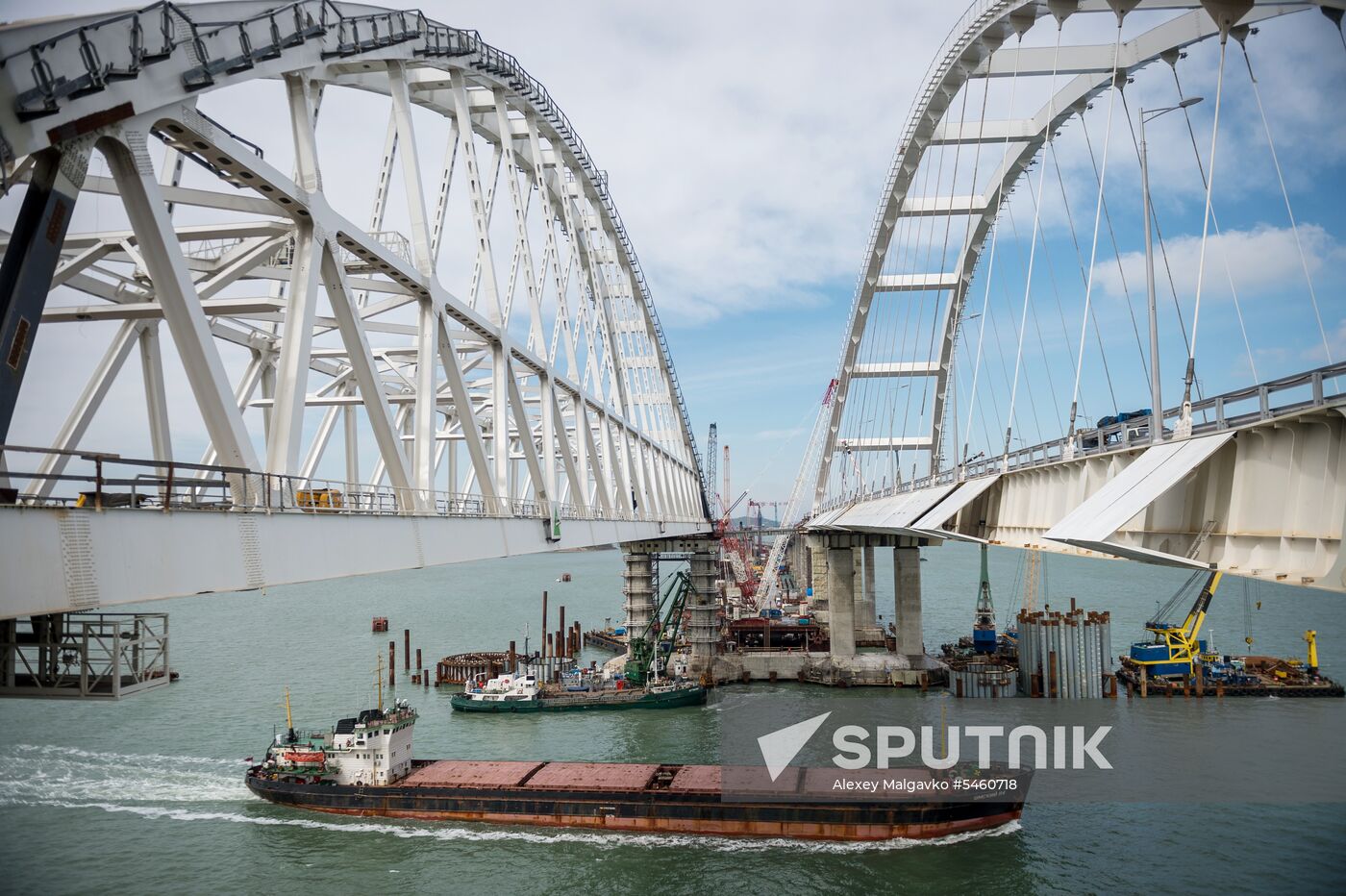 Crimean Bridge under construction
