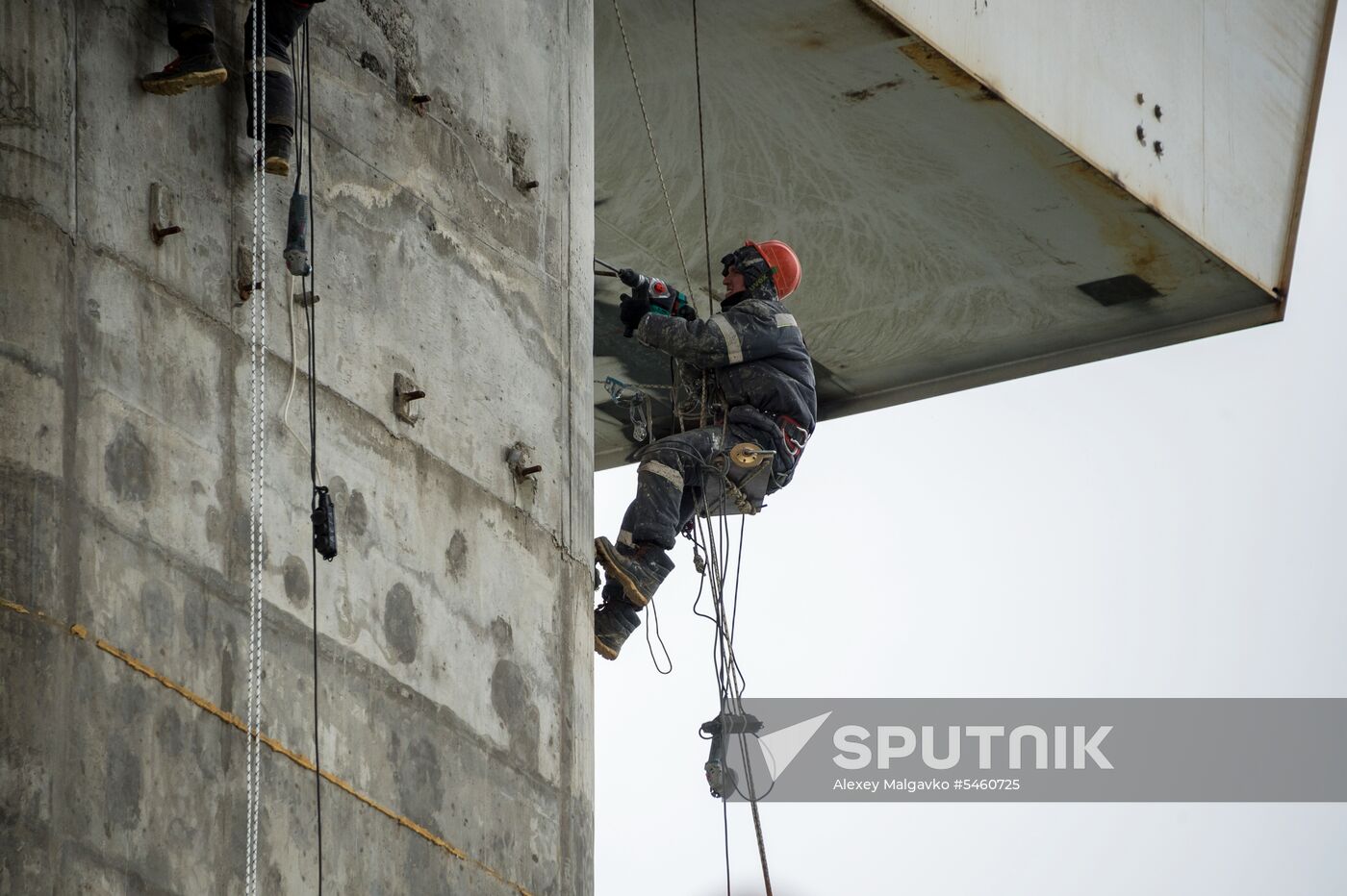 Crimean Bridge under construction