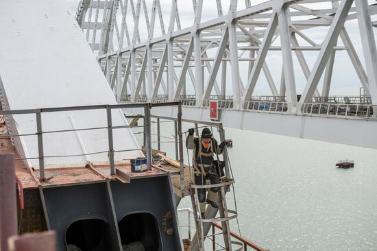 Crimean Bridge under construction