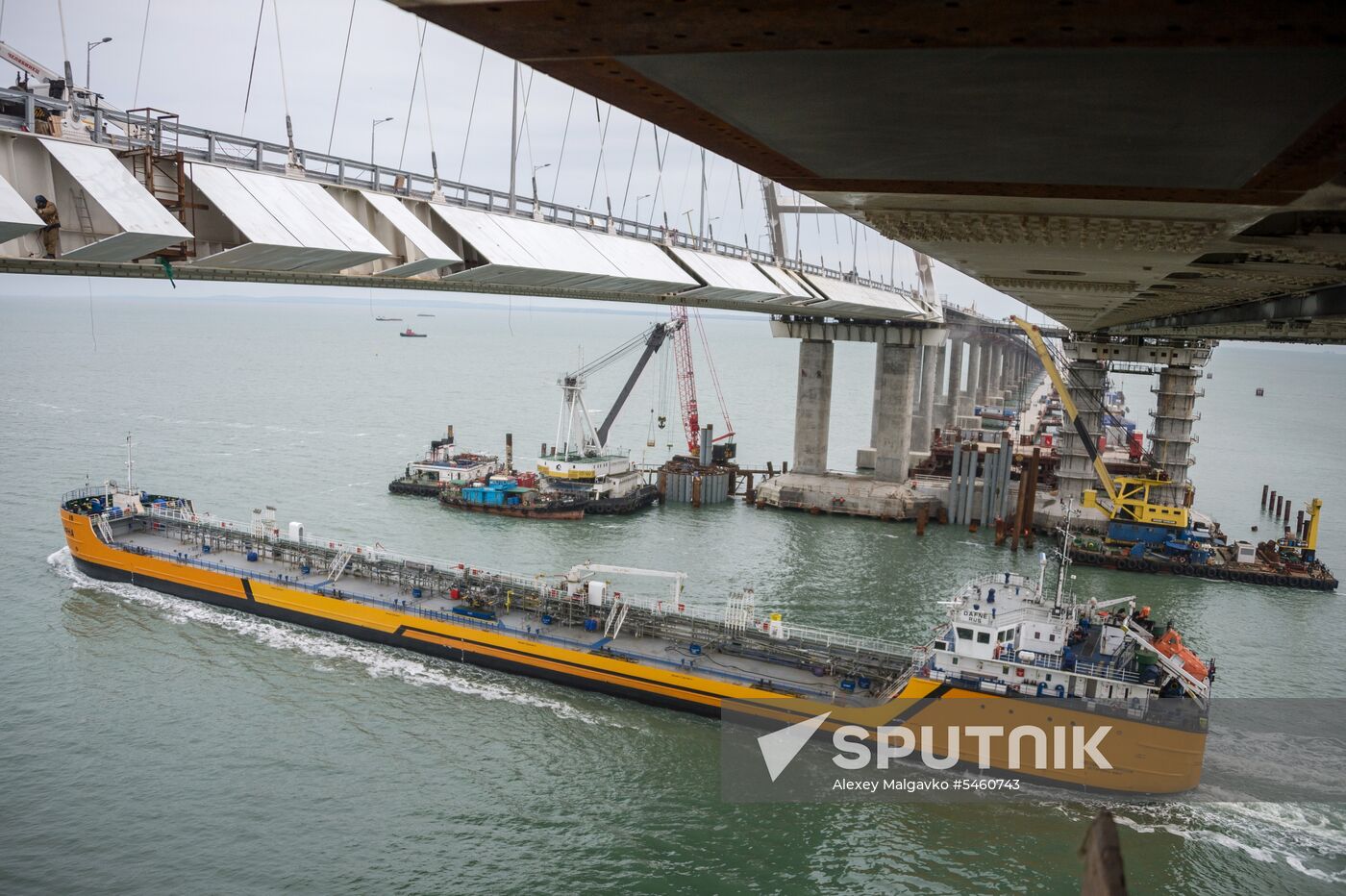 Crimean Bridge under construction