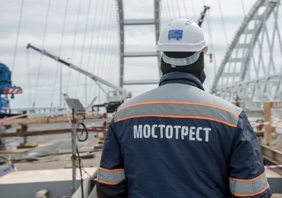Crimean Bridge under construction