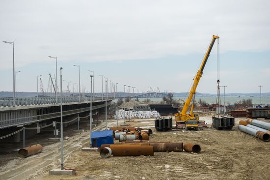 Crimean Bridge under construction