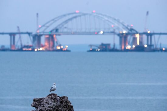 Crimean Bridge under construction